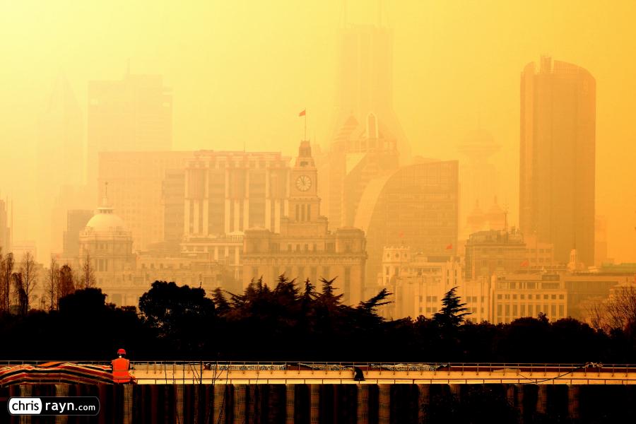 Smog overtakes the Bund as Shanghai's Most Famous Sight