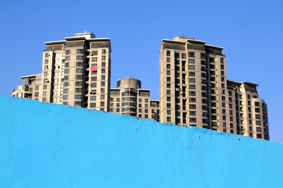 Demolition Walls Blocking the View of Laoximen's New Residen