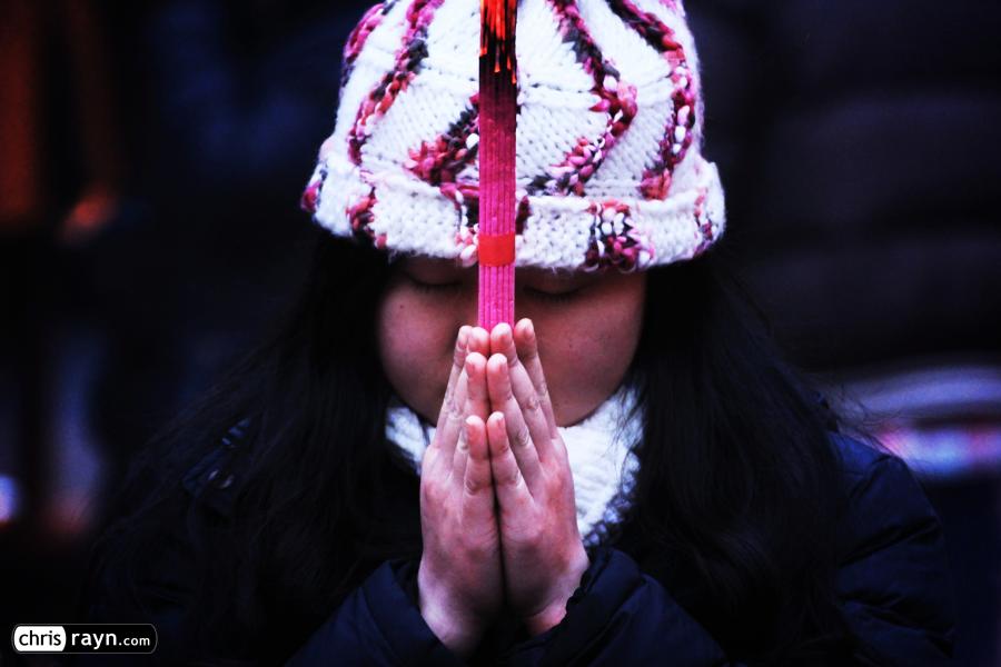 A moment of prayer, a split second of great symmetry