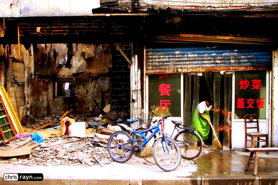 Shanghai old town restaurant cleaning out for relocation